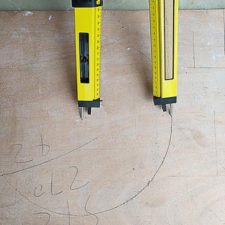 Saker Multi-Function Woodworking Scribe Compass Gauge